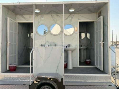 حمامات مع المغسله