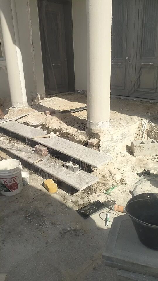 بناء ملاحق