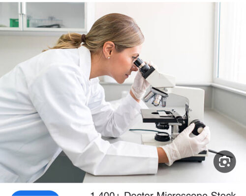 دكتورة جامعية طبيبة متخصصة