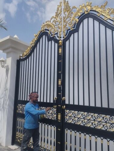 ابواب حديد وترابزين وحمايات