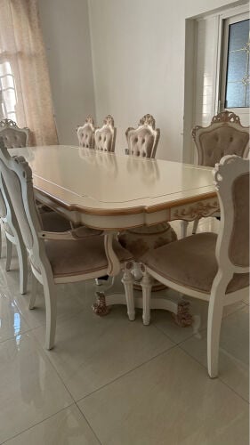 طاولة طعام فخمه