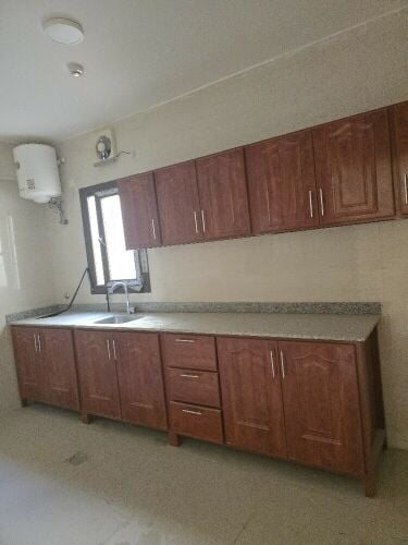 للايجار شقه أول ساكن ام صلال علي