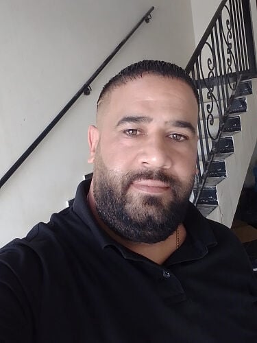 محمد باشا سائق رخصة سياقة قطرية .