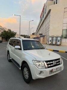 باجيرو 2014 لون أبيض