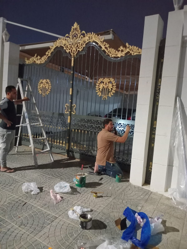 صبغ الابواب الخشب والحديد