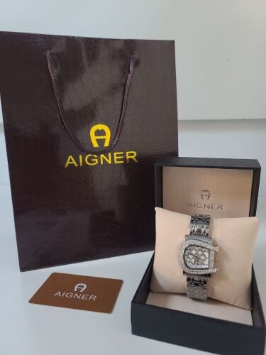 عرض خاص ساعات نسائيه