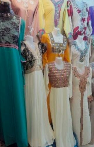 خياط نسائي