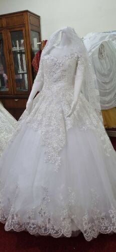 Brand new wedding dress for Rent