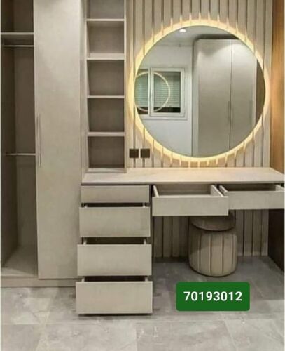 طاولات الزينة