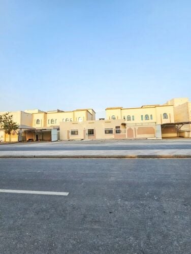 ام عبيرية للبيع 4 فلل 1660م "