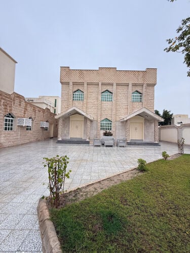 للبيع فيلا في معيذر الشمالي 