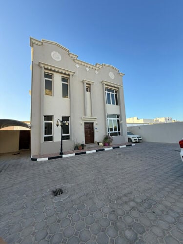 للبيع فلل تملك لغير القطريين