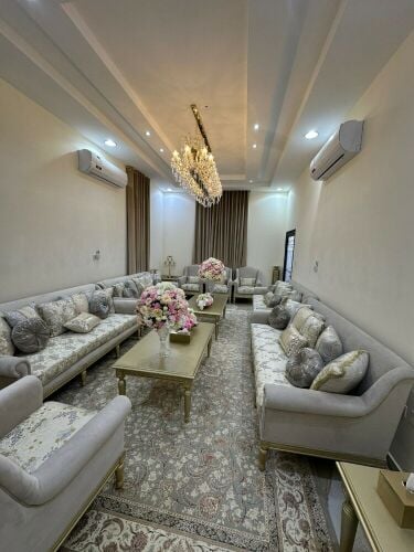 ام قرن فيلا مفروشة فخمة للايجار