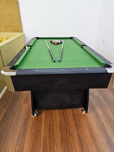 طاولة بلياردو 7 أقدام