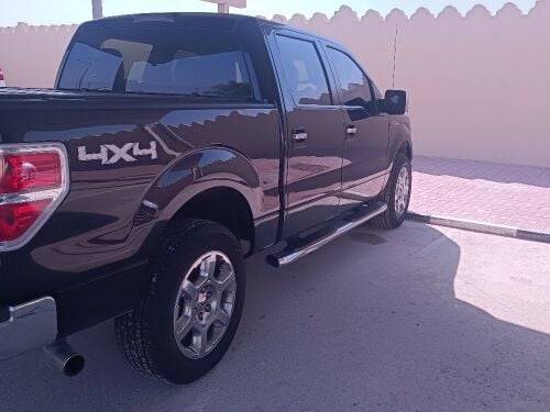 The car is clean and used personally, and the registration is valid until October 2026