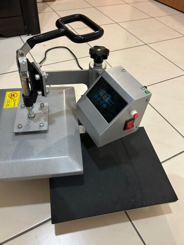 مكبس ستيكرات للملابس 