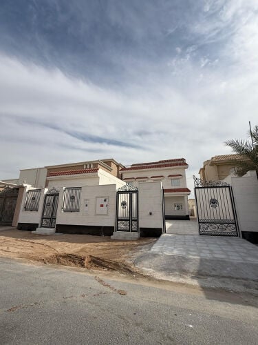 الصخامة للبيع فيلا مميزة 600 م