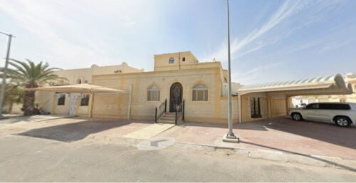 الدحيل للبيع فيلا 817 م موقع مميز