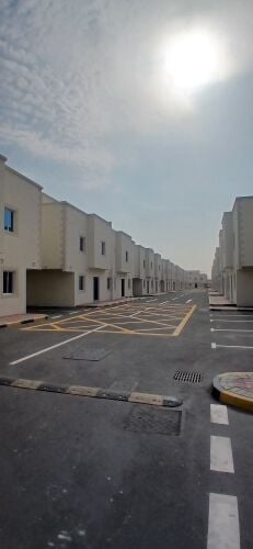 للإيجار فلل داخل مجمع جديدبالخيسة