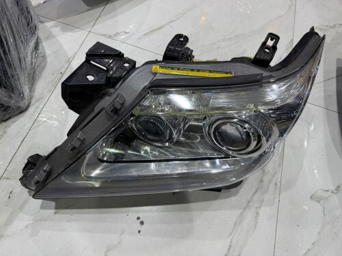 Lexus lx570 headlight