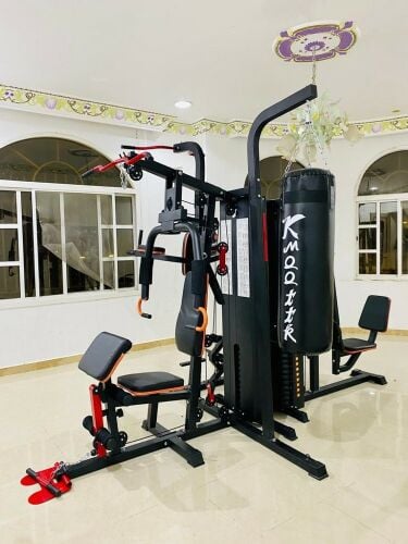 صالة رياضية كبيرة متعددة الوظائف