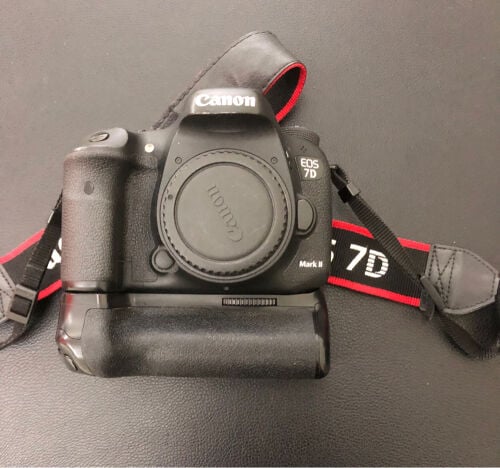 كانون مع عدسة للبيع 