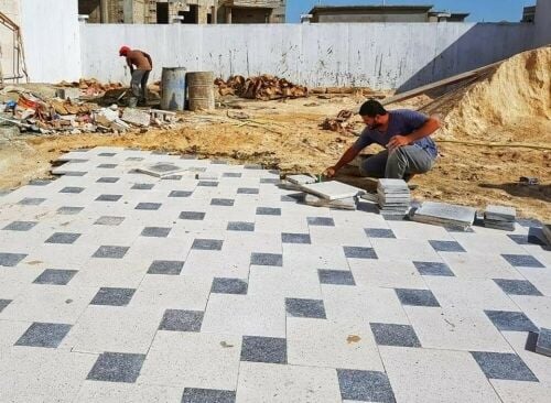 توريد وتركيب بلاط الحوش