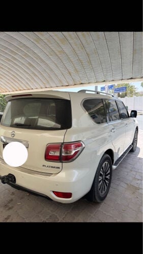 للبيع نيسان بلاتينيوم 2014 