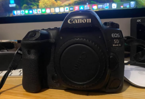 كاميرات كانون