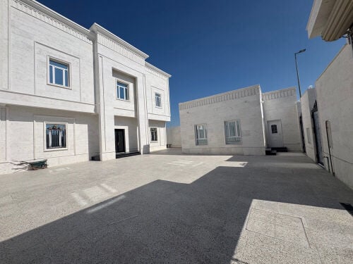 فيلا للبيع الوكير تشطيب ممتاز