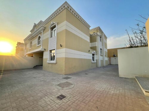 للايجار فيلا موظفات ف الغرافه