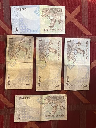 old Qatari banknotes 
