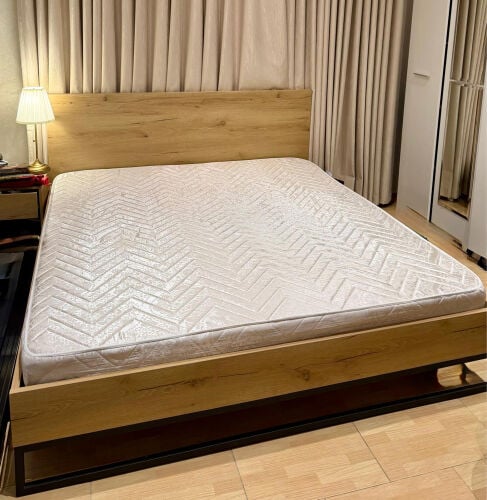 5 pieces bedroom furnitures