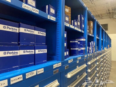 مكانيكي لتصليح وصيانة المولدات 