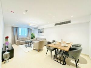 شقق جديدة مميزة  ع طريق الكورنيش