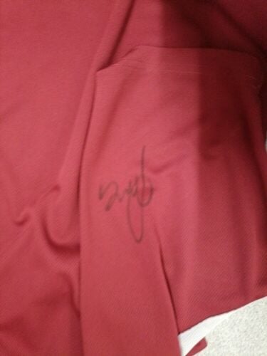 signed shirt by Roberto firmino