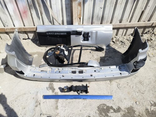 Toyota Spare trunk door cruiser