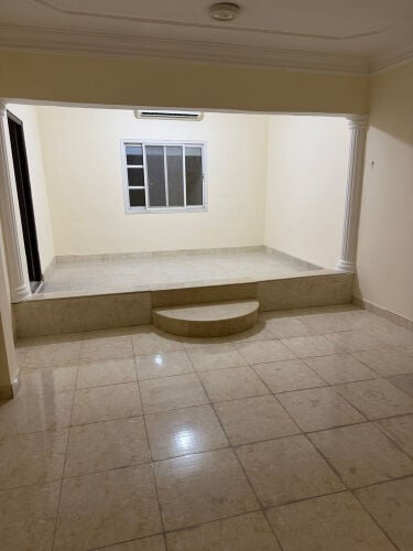 premium Living in New salata 