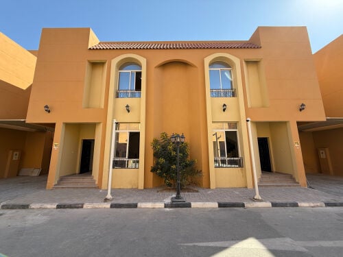 ايجار فيلا موظفين ام صلال علي 