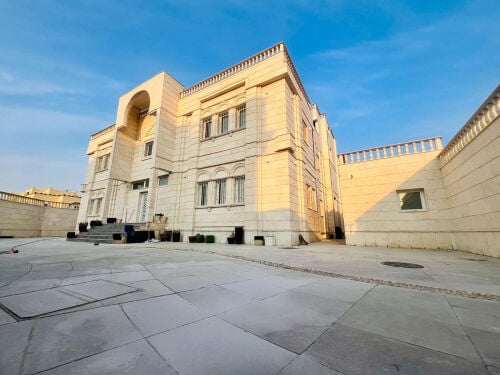 للبيع فيلا في الروضه 