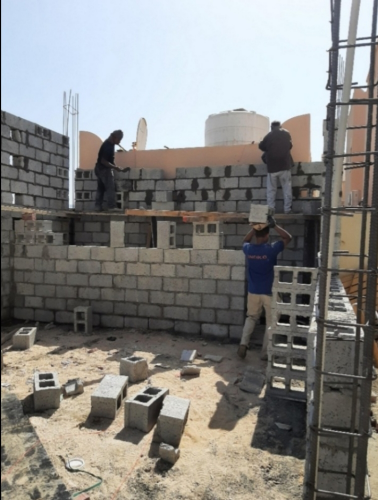 بناء وتشطيب الملاحق والمجالس