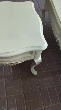 طاولات عصرية للبيع