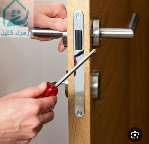 نجار أبواب واقفال