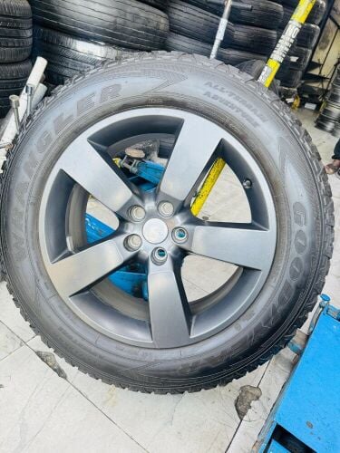 Defender original rim&tire