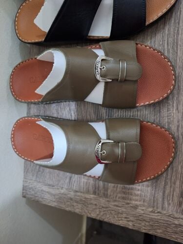 للبيع نعال جديد تميمه كاريتي