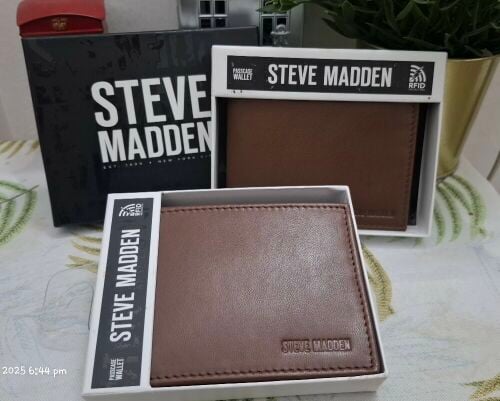 Steve Madden leather wallet