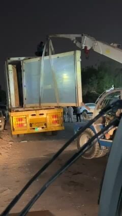 glass container onloading77551525