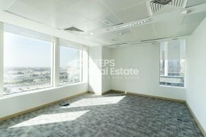 مكتب ممتاز في لوسيل مارينا