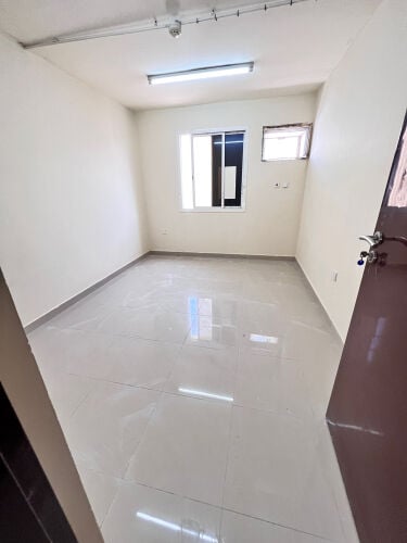 Building for rent, 51 rooms