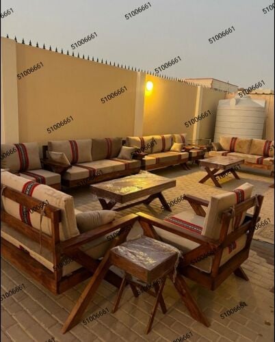 كراسي و طاولات
